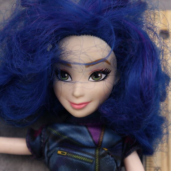 Doll Set Of 3 Ariel The Little Mermaid Descendants Mal Isle LOL Surprise OMG Toy - Picture 12 of 14